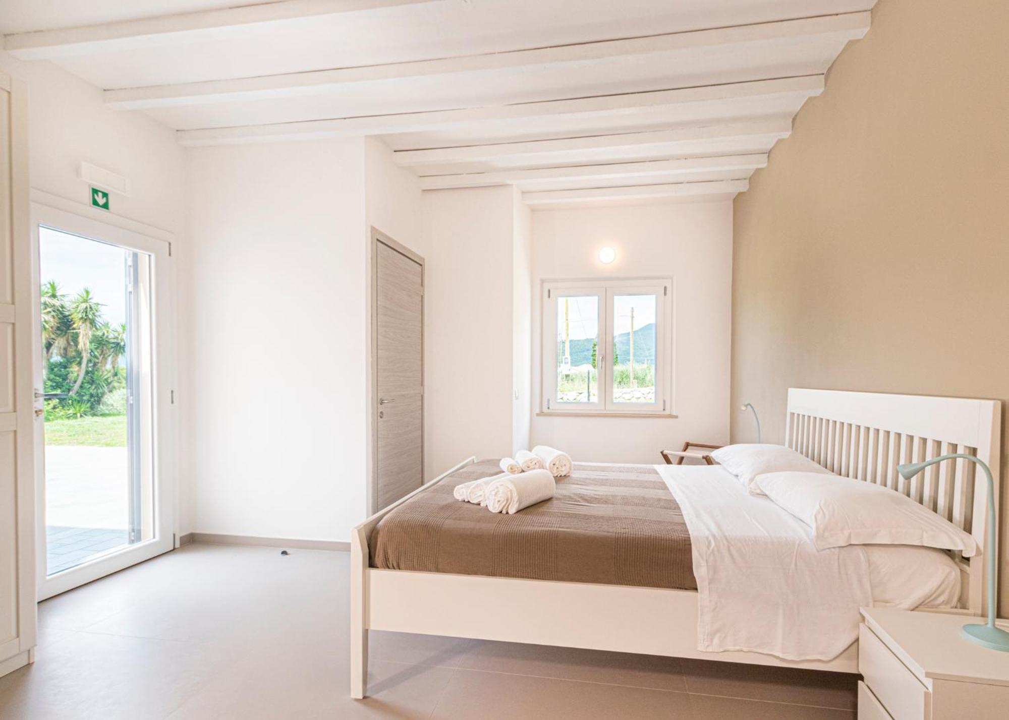 B&B Villa Costanza Lacona Bagian luar foto